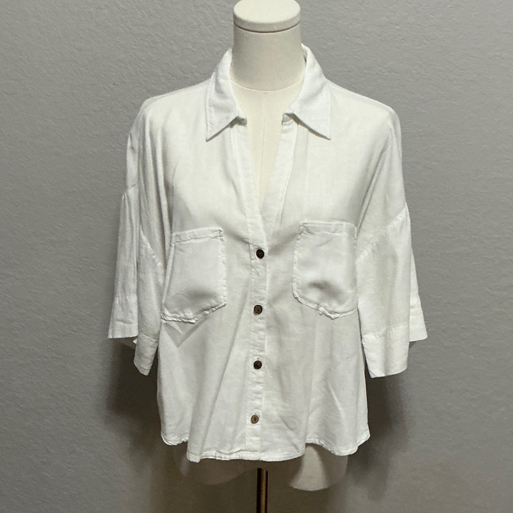 Zara White Cropped Button-Down Shirt with Patch Pockets